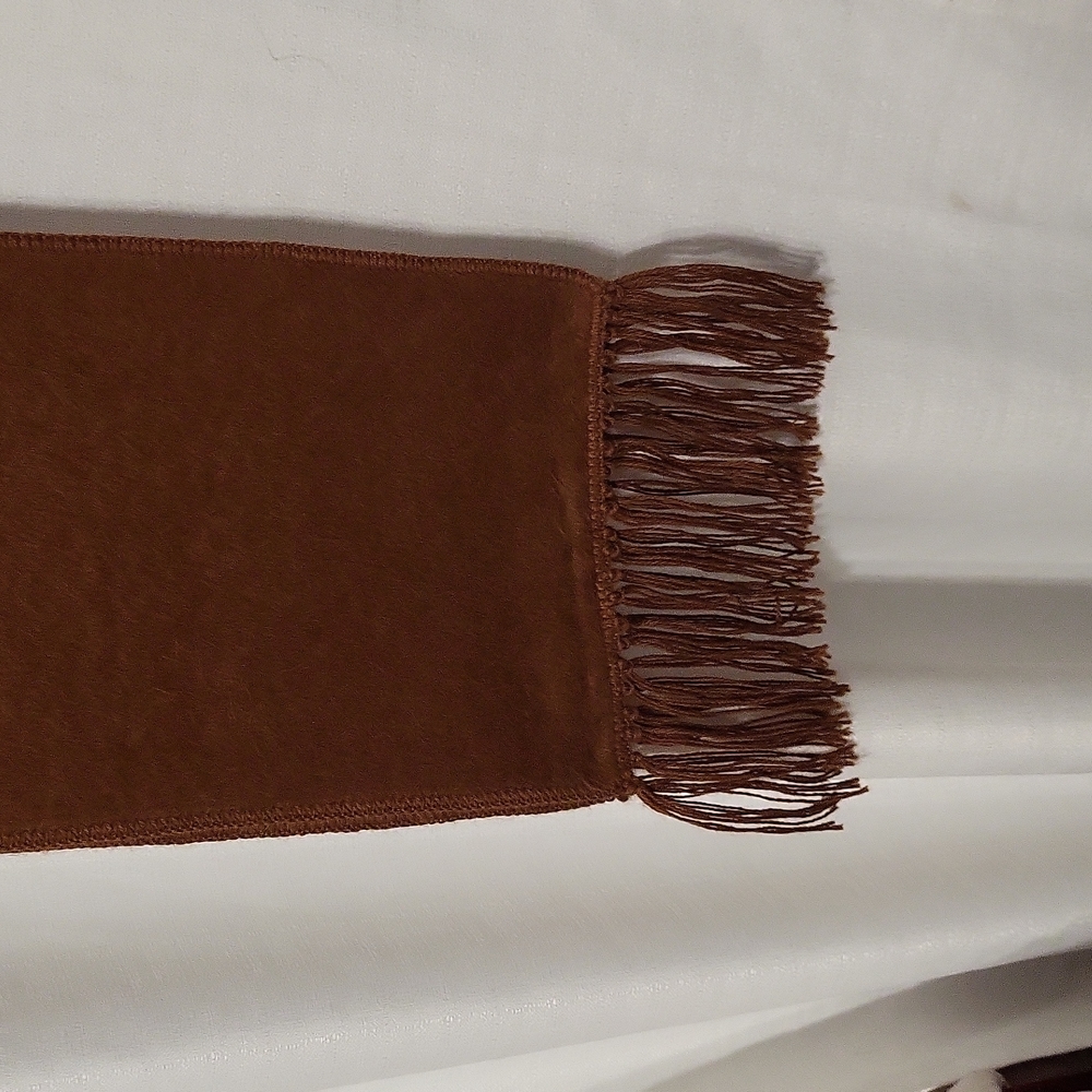 La Llama Enterprises Scarf